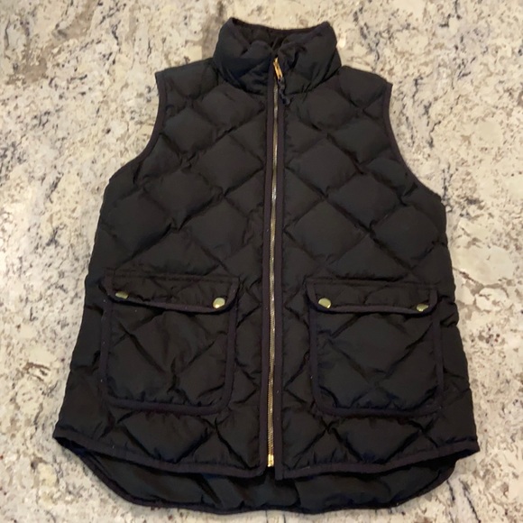J. Crew Jackets & Blazers - J.Crew quilted puffer vest